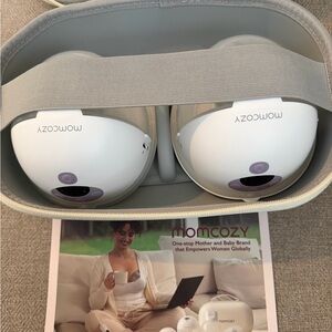 Momcozy M5 Handsfree Pump